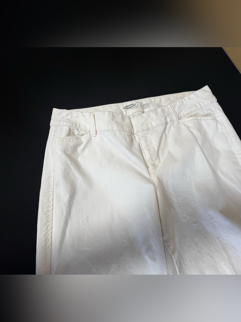 OLD NAVY PIXIE  PANTS IN LIGHT CREAM COLOR. SIZE 6  REG. STRAIGHT LEG - Picture 7 of 8